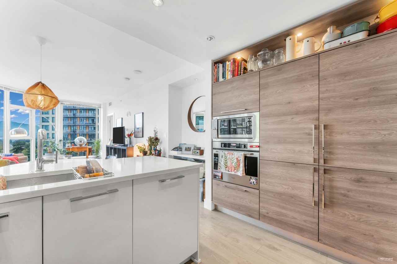 7388 Kingsway - Photo 5 of 16