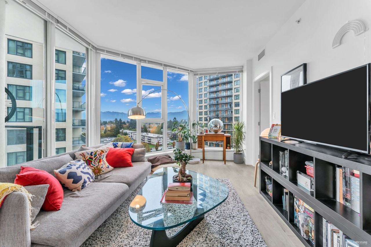 7388 Kingsway - Photo 7 of 16