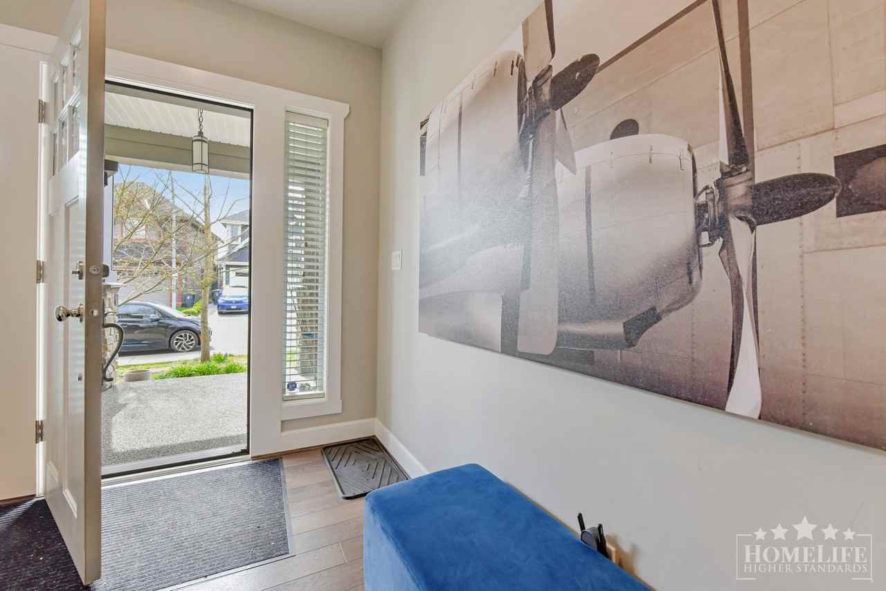 21073 78a Ave - Photo 2 of 27