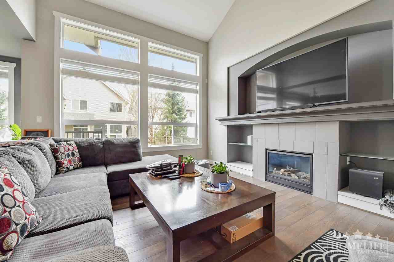 21073 78a Ave - Photo 3 of 27