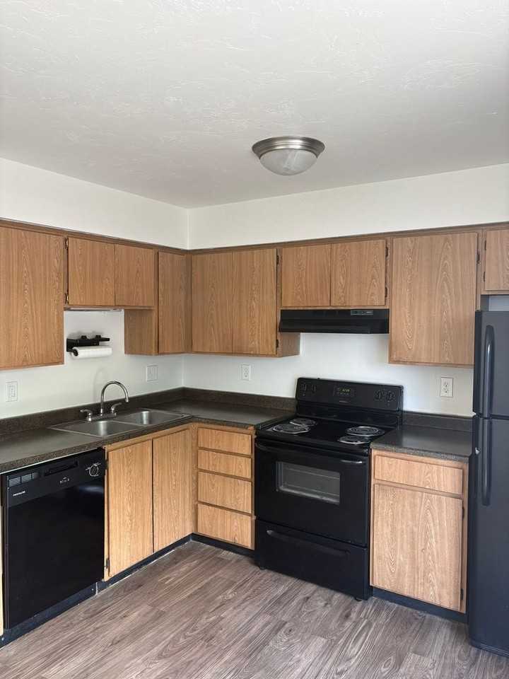 Independence Townhomes - Photo 4 of 11