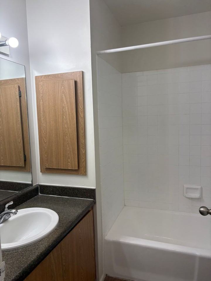Independence Townhomes - Photo 7 of 10