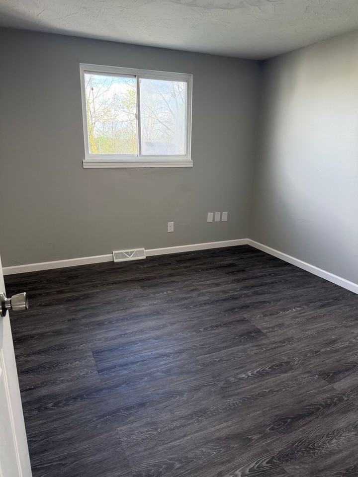 1524 Parkhill Pl Ne - Photo 2 of 10