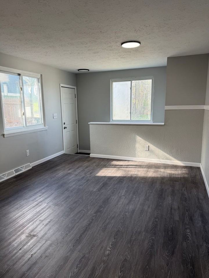 1524 Parkhill Pl Ne - Photo 4 of 10