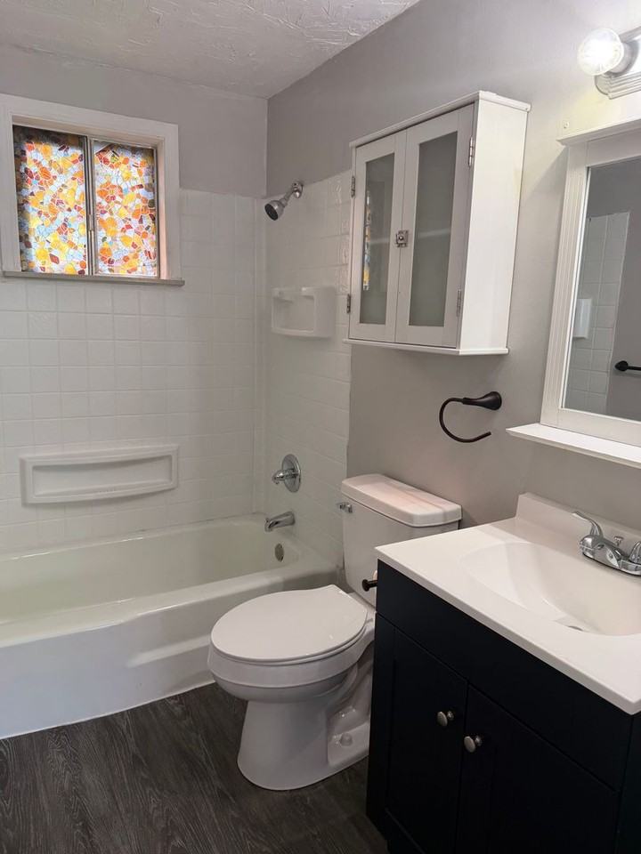 1524 Parkhill Pl Ne - Photo 3 of 10