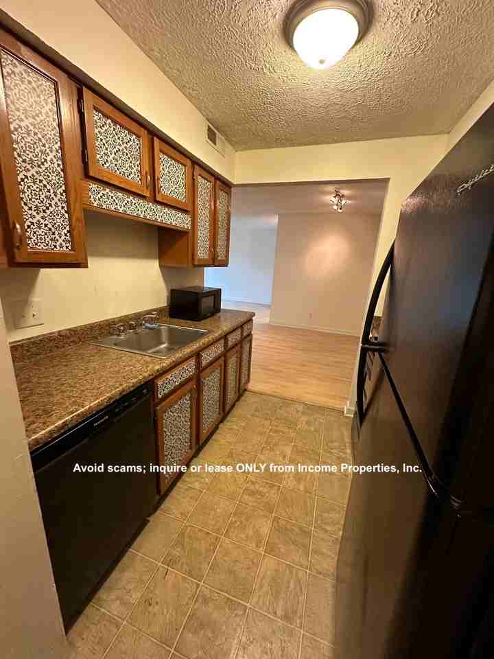 171 Brooke Castle Dr #1 - Photo 4 of 18