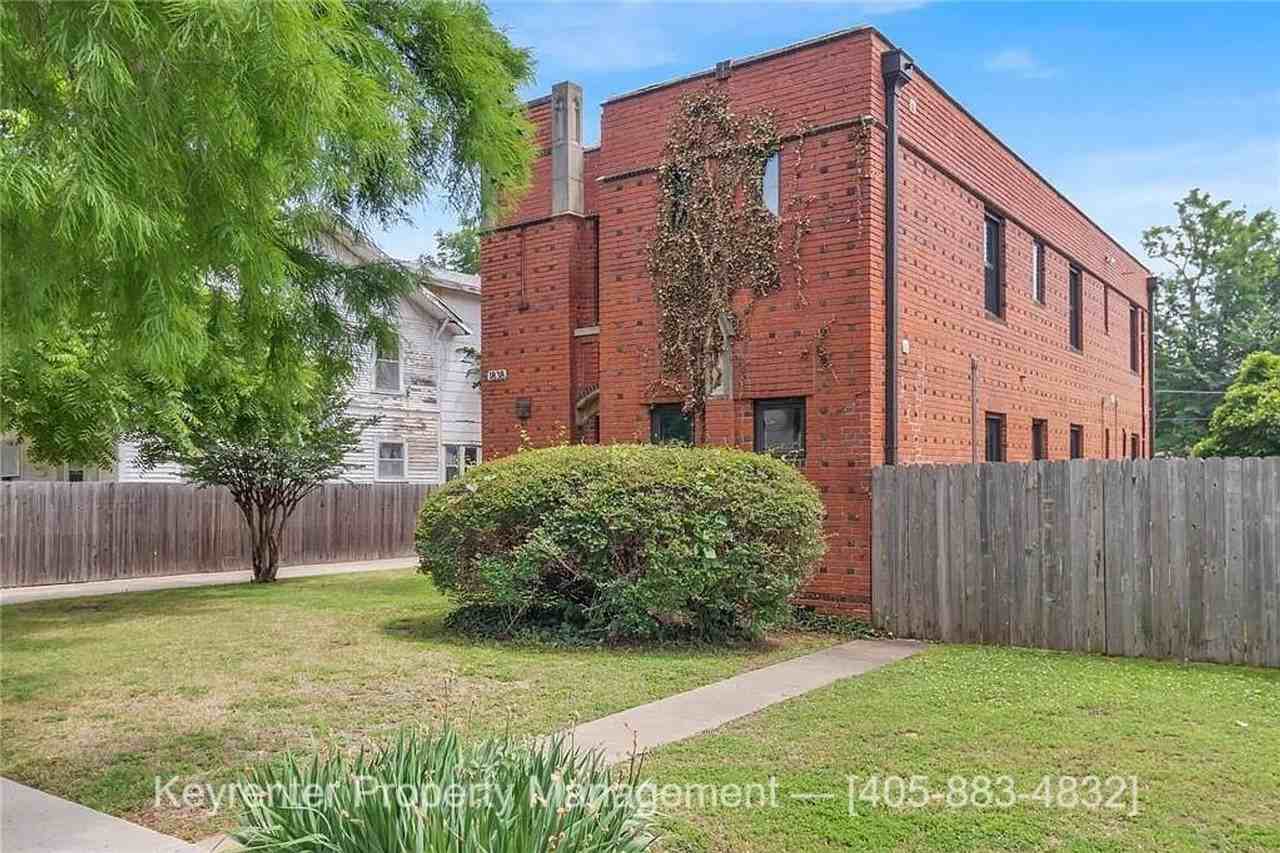 1838 Nw 11th St - Photo 5 of 30