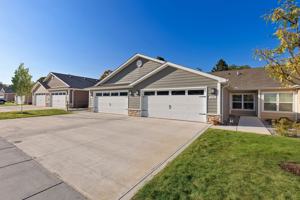 featured image of 12415 Redwood Rose Way