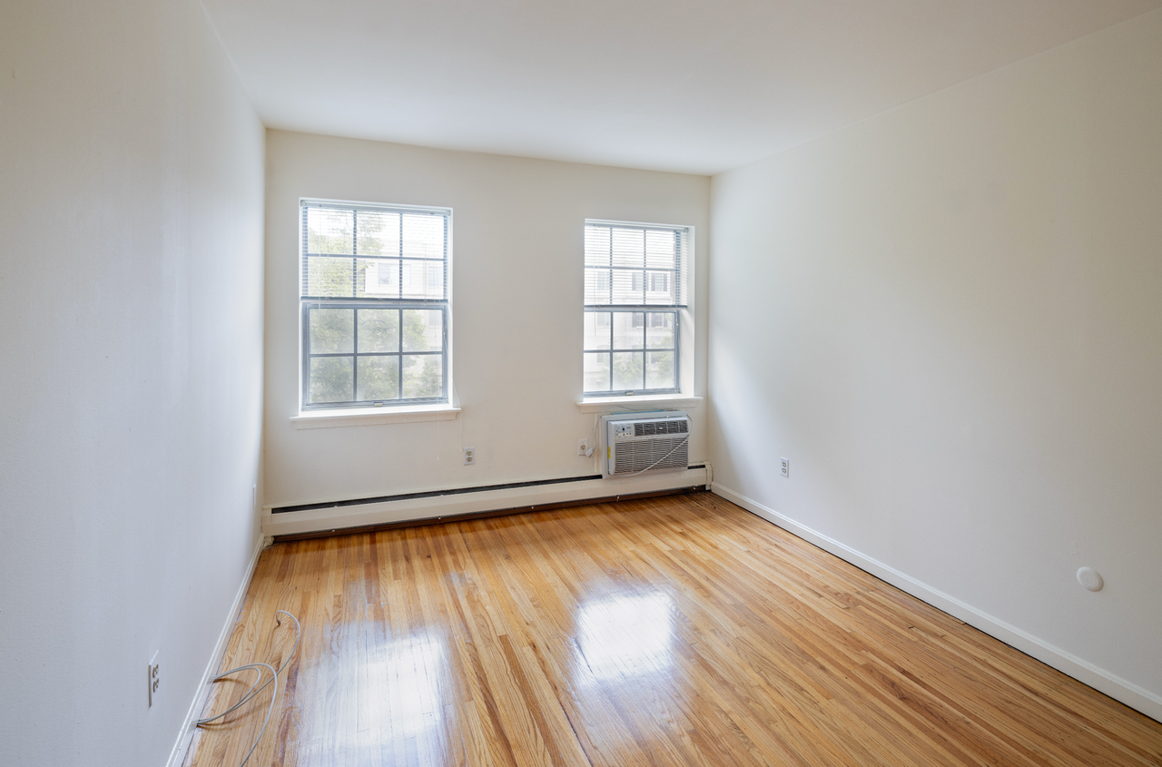 101 Mill Creek - Photo 4 of 46