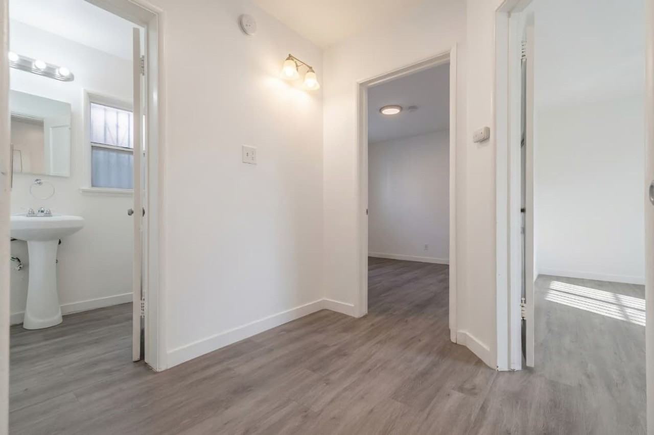 1124-1128 W. 110th - Photo 6 of 20