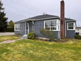 featured image of 1002 S 12th St
