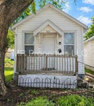 832 Warsaw Ave - Photo 1 of 1