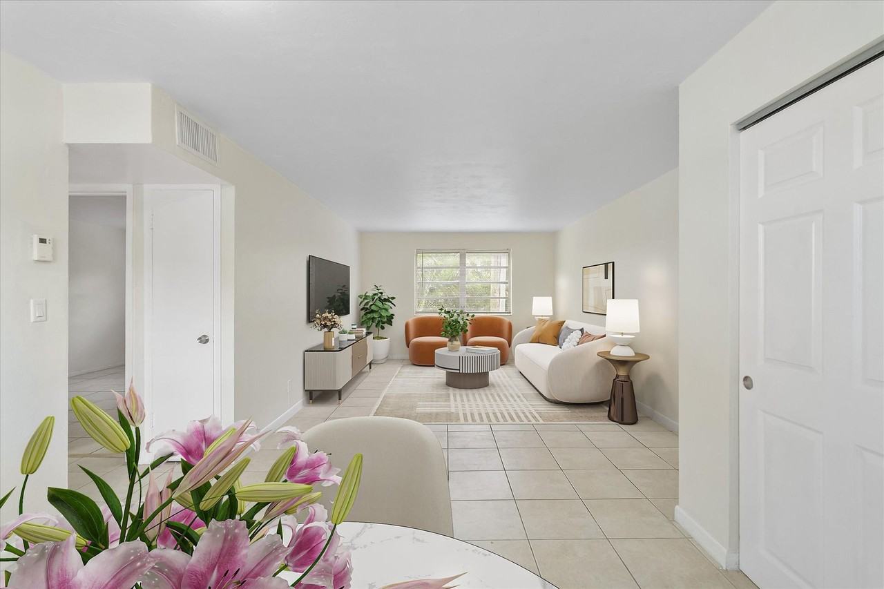 1715 N 16th Ave #112 - Photo 3 of 43