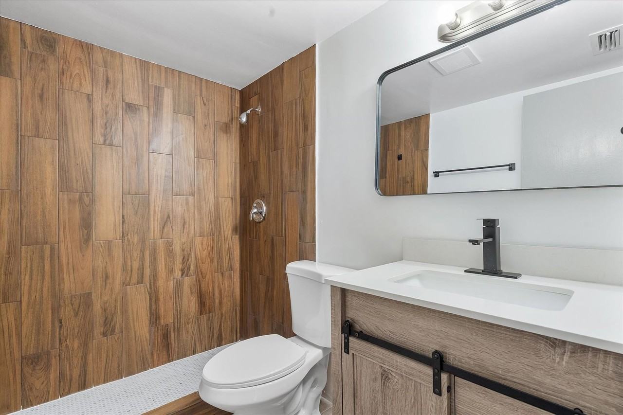 1715 N 16th Ave #112 - Photo 4 of 43