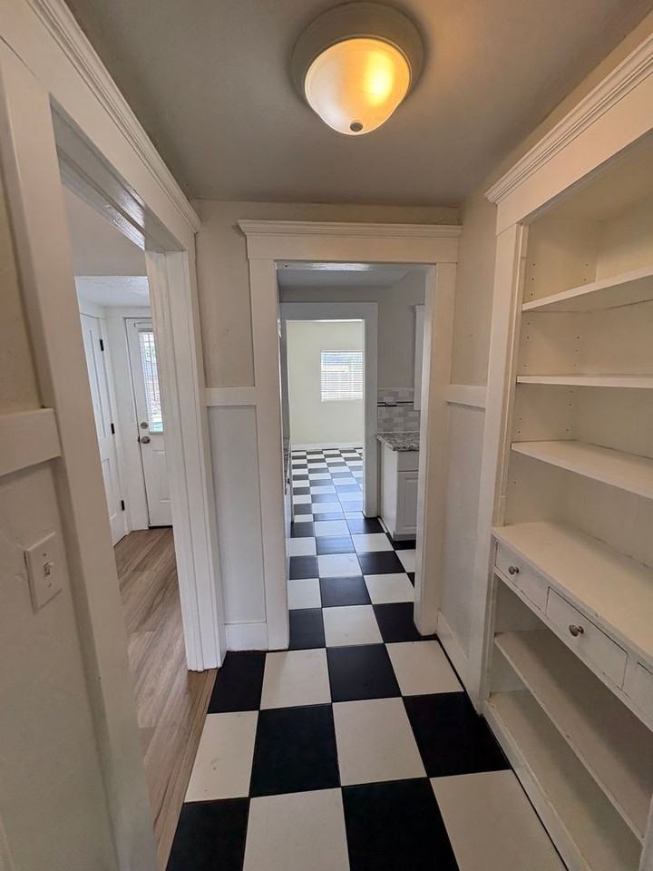 209 E 11th St - Photo 6 of 50