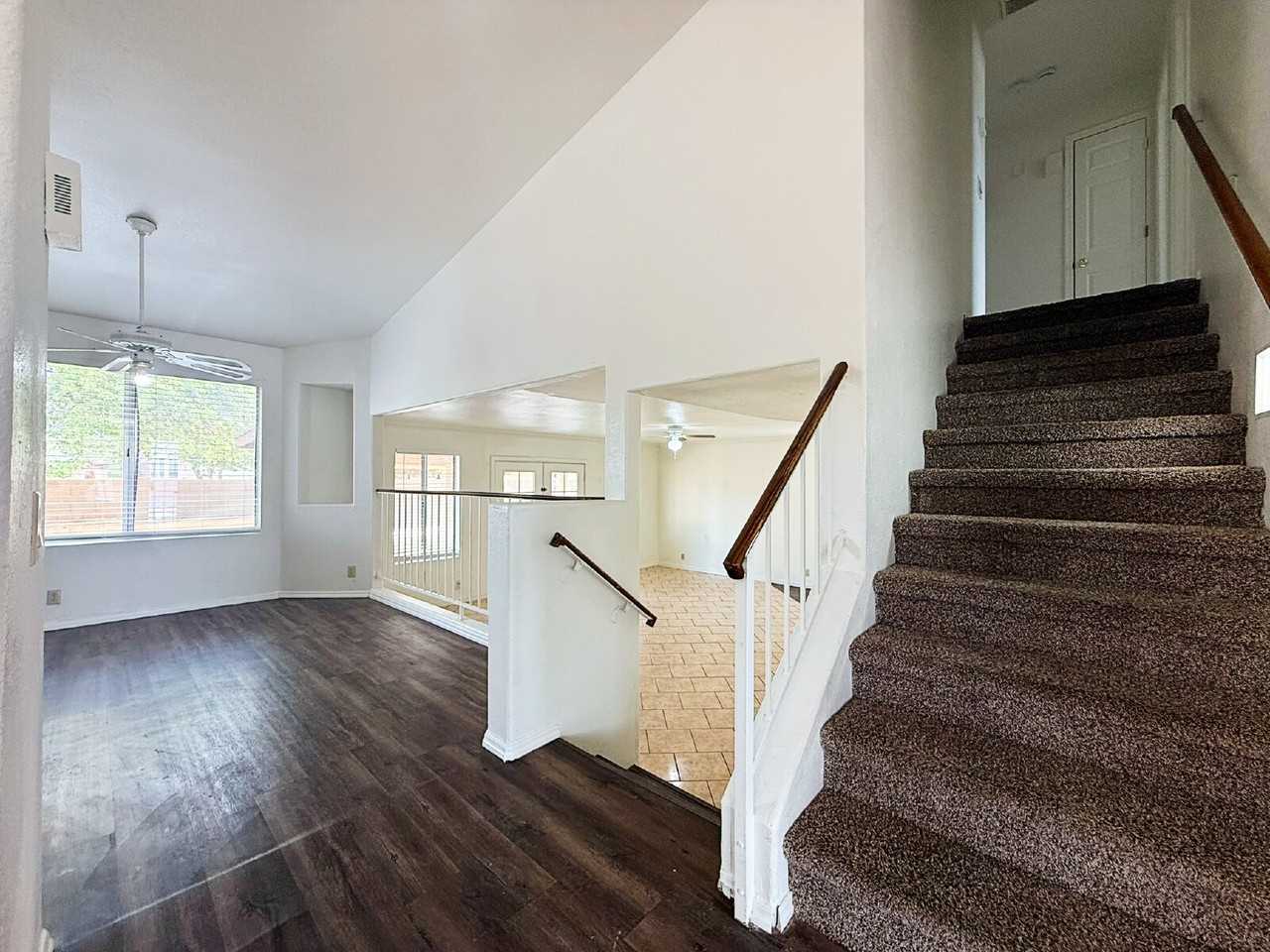 6755 N 89th Ave - Photo 6 of 36