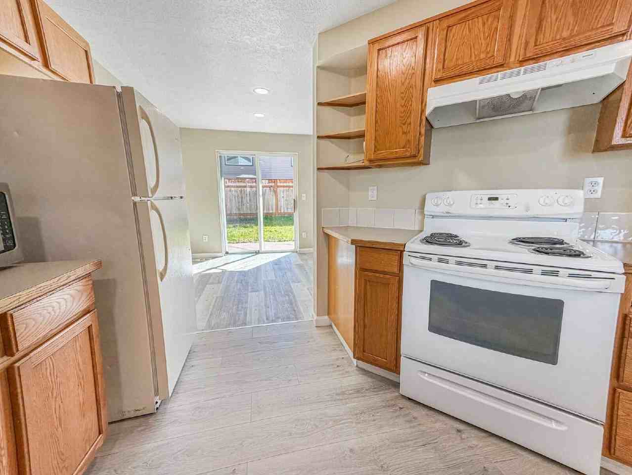 15704 Ne Milton Pl #B - Photo 6 of 16