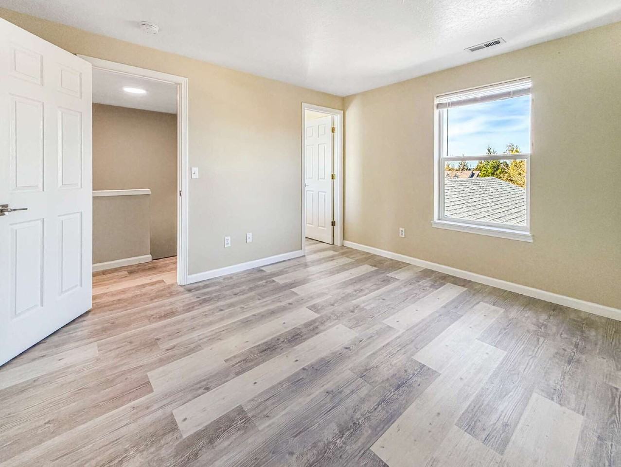 15704 Ne Milton Pl #B - Photo 7 of 16