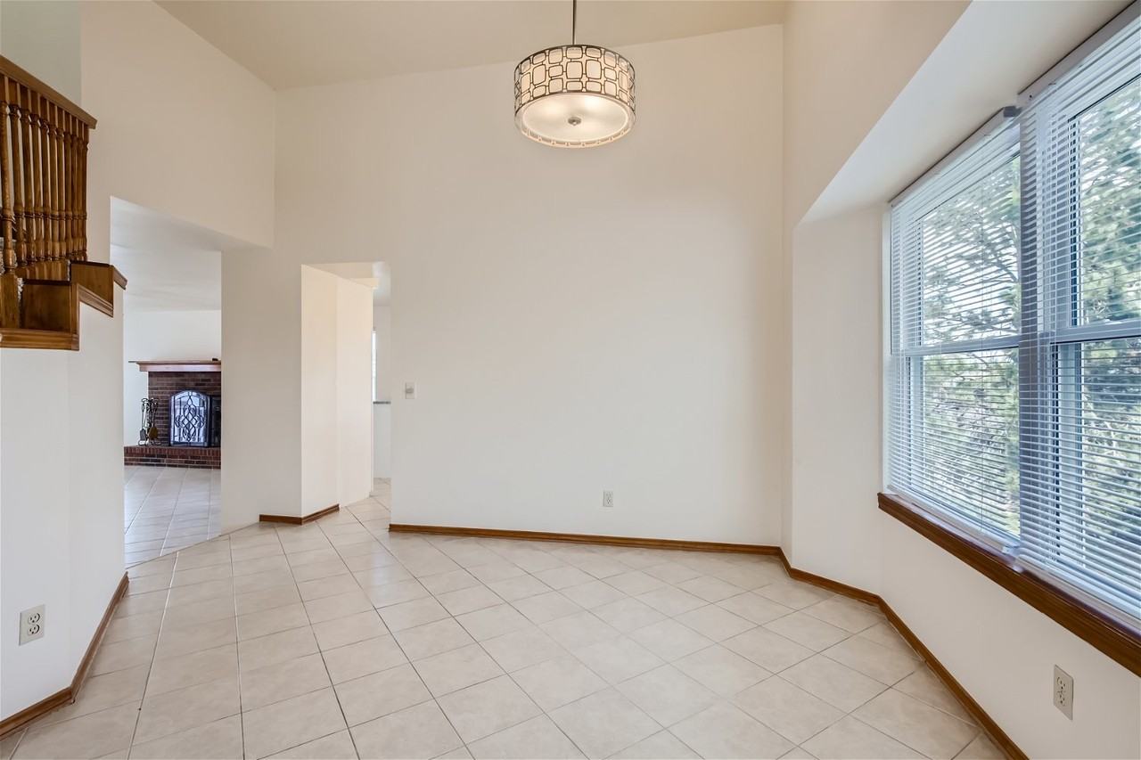 18255 E Bellewood Dr - Photo 5 of 26