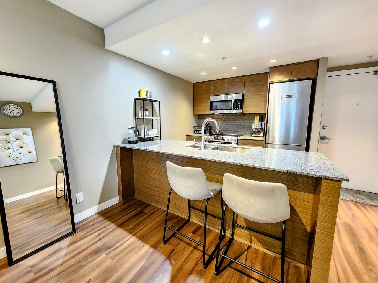 135 17th Street East #06 - Photo 4 of 24