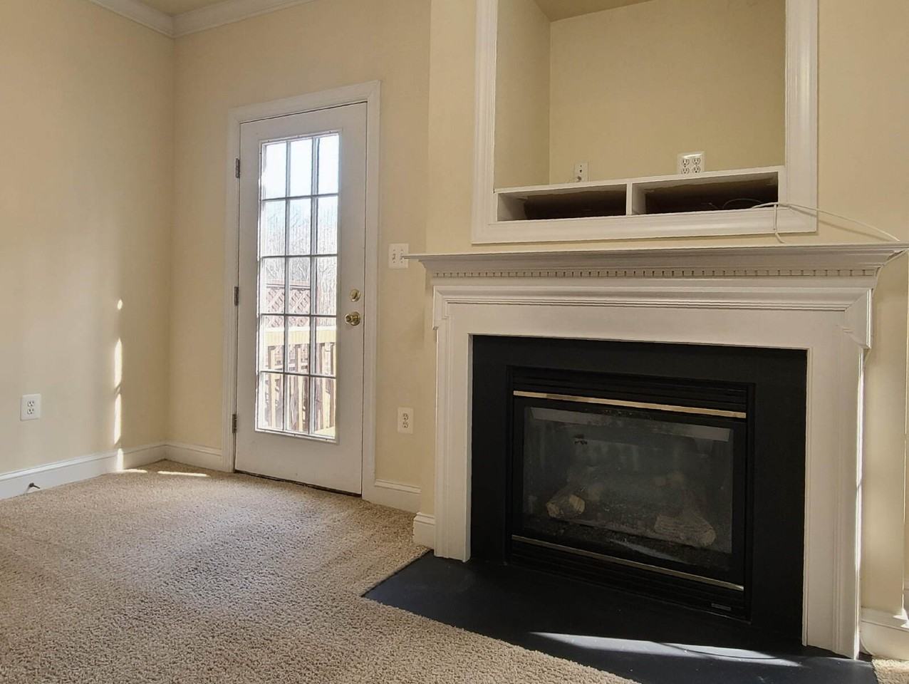 209 Shaw Ct - Photo 3 of 20