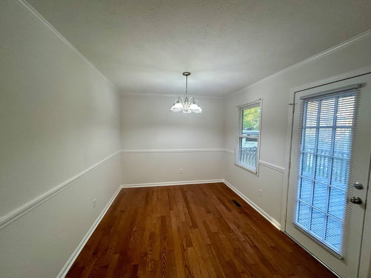 100 Ridgewood Rd - Photo 3 of 18