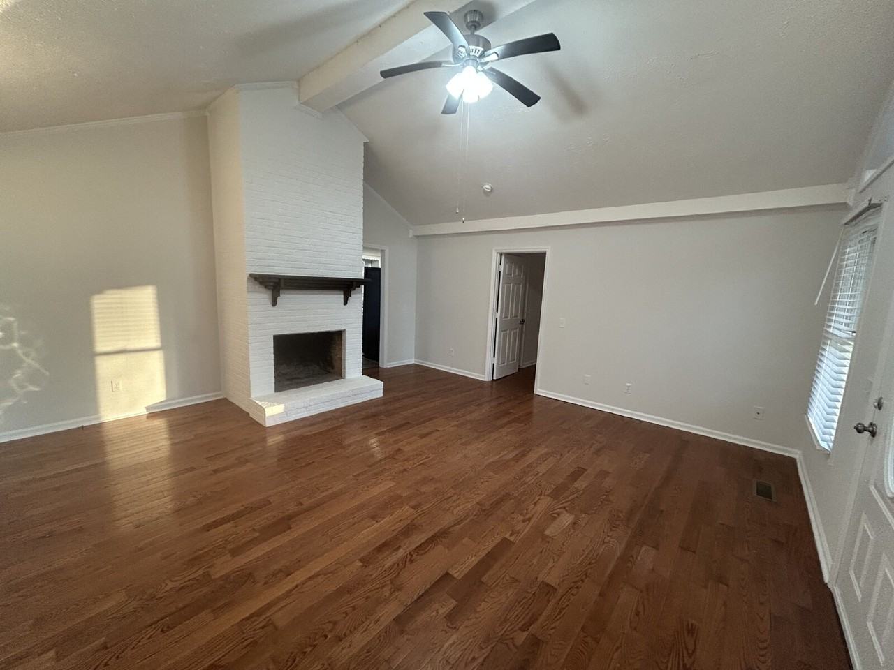 100 Ridgewood Rd - Photo 5 of 18