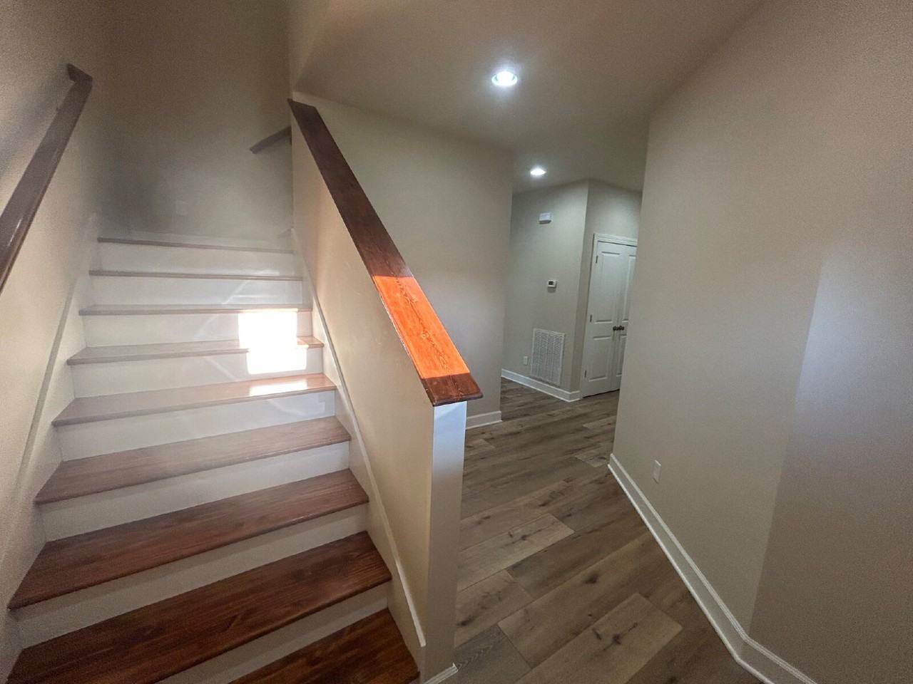 677 Cooper Sq - Photo 7 of 26