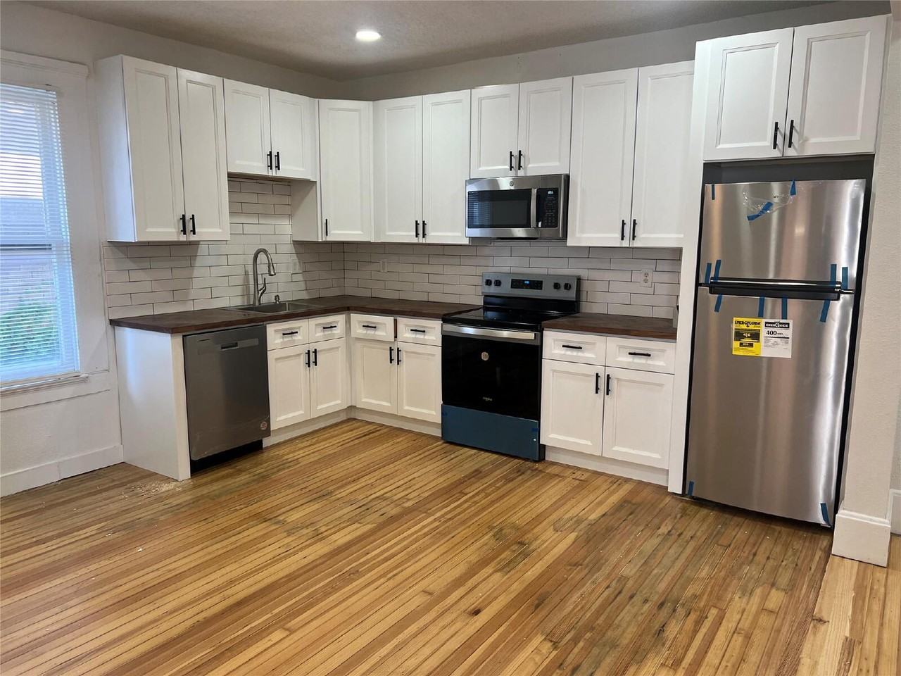 5107 Columbia Ave #C - Photo 3 of 7