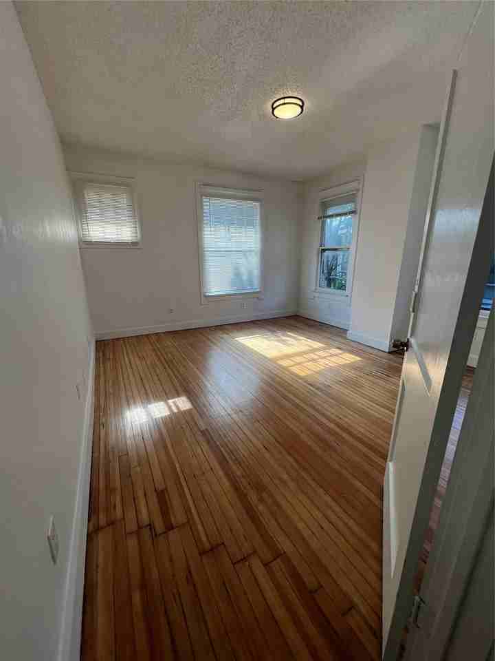 5107 Columbia Ave #C - Photo 4 of 7