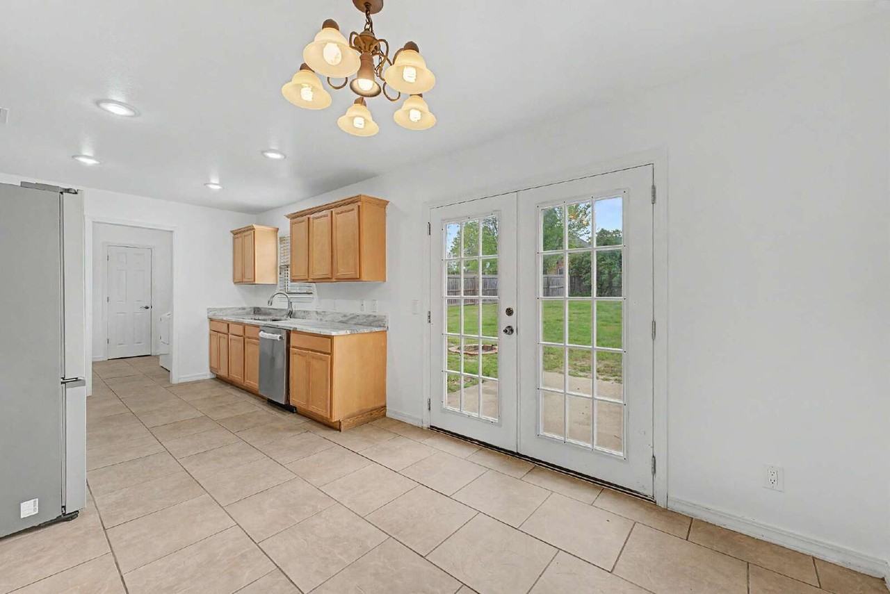 5213 S 62nd St - Photo 5 of 23