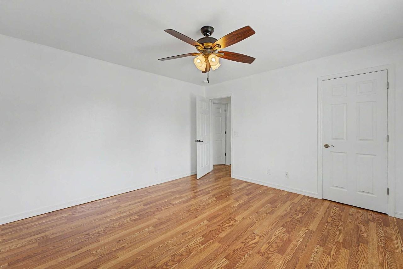 5213 S 62nd St - Photo 6 of 23