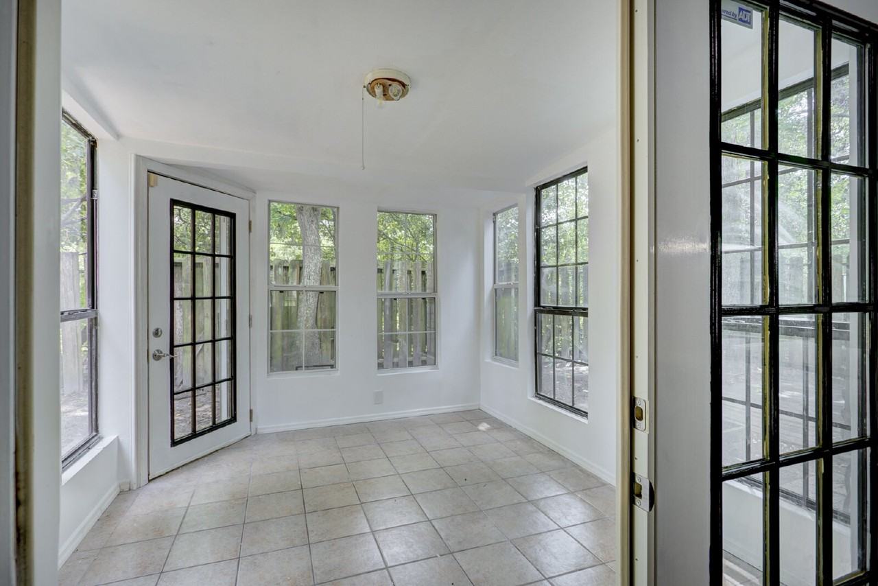 121 Holland Park Cir - Photo 7 of 23