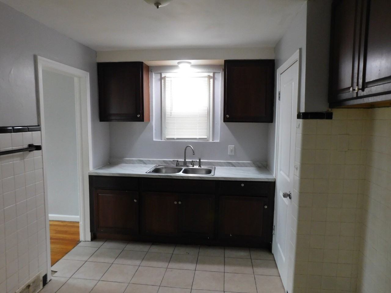 12019 Nashville St - Photo 4 of 13