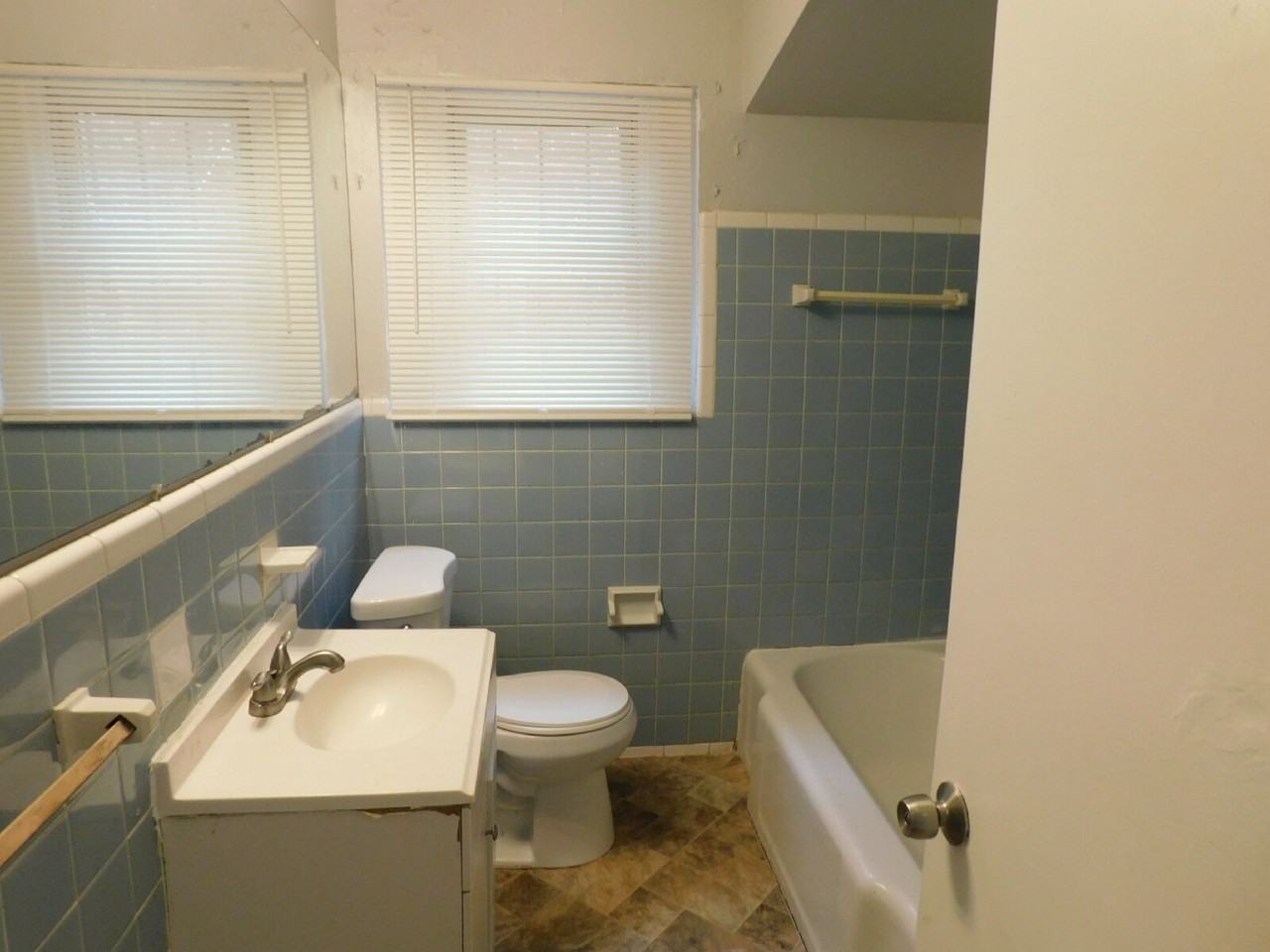 12019 Nashville St - Photo 7 of 13