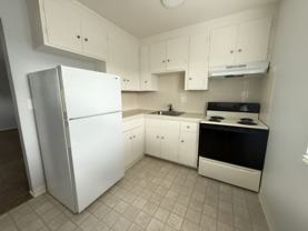 Lovely remodeled 2/1 4plex apartments - Photo 1 of 1