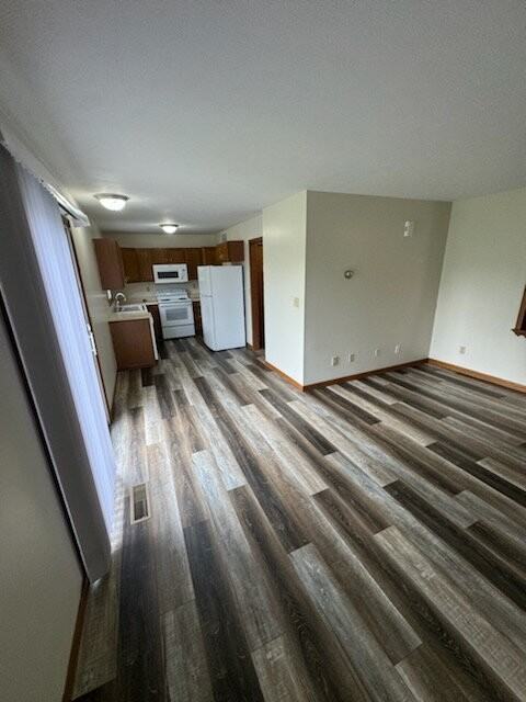 1580 Cheshire Rd - Photo 3 of 12