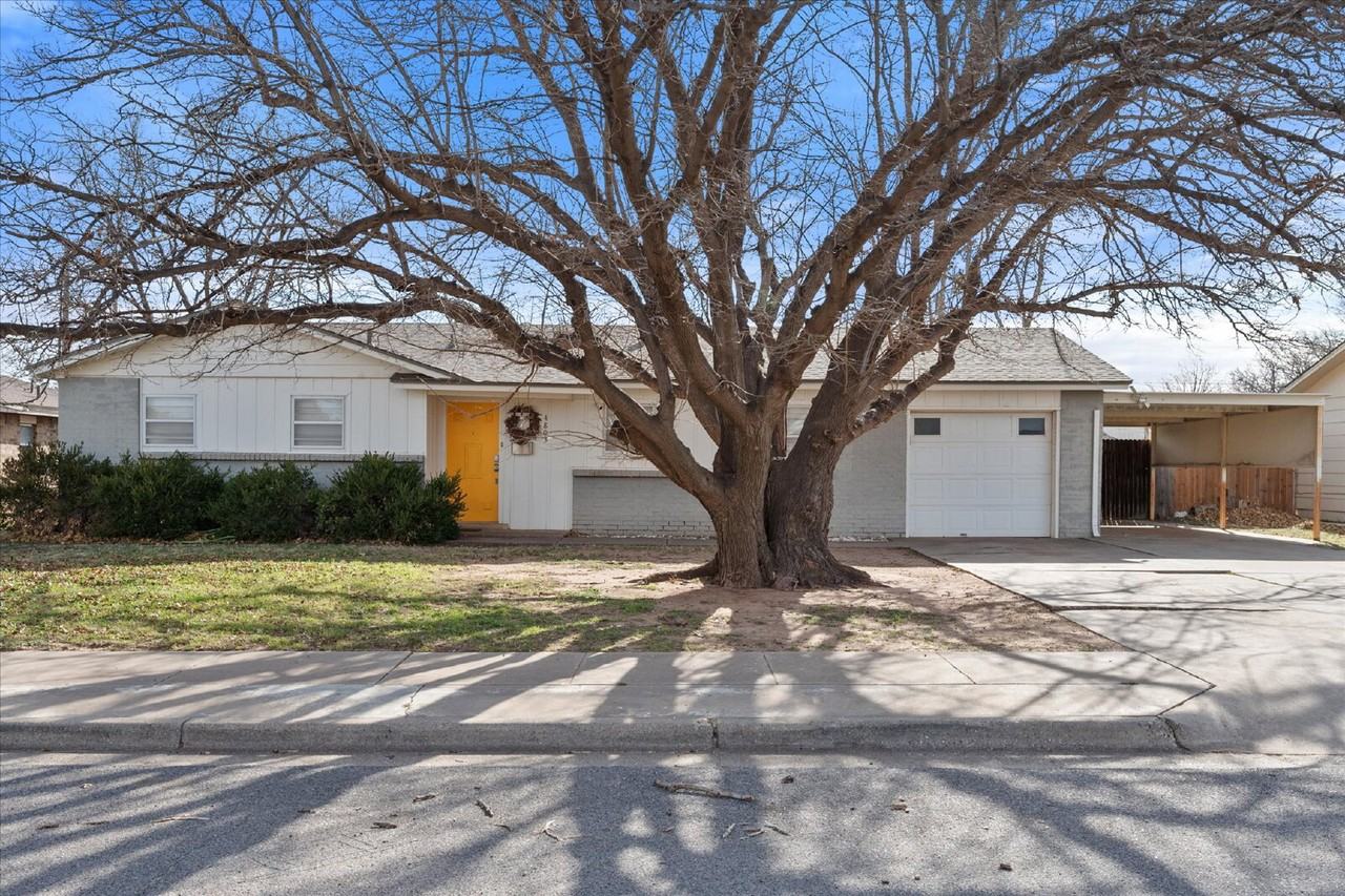 4803 8th St - Photo 3 of 29