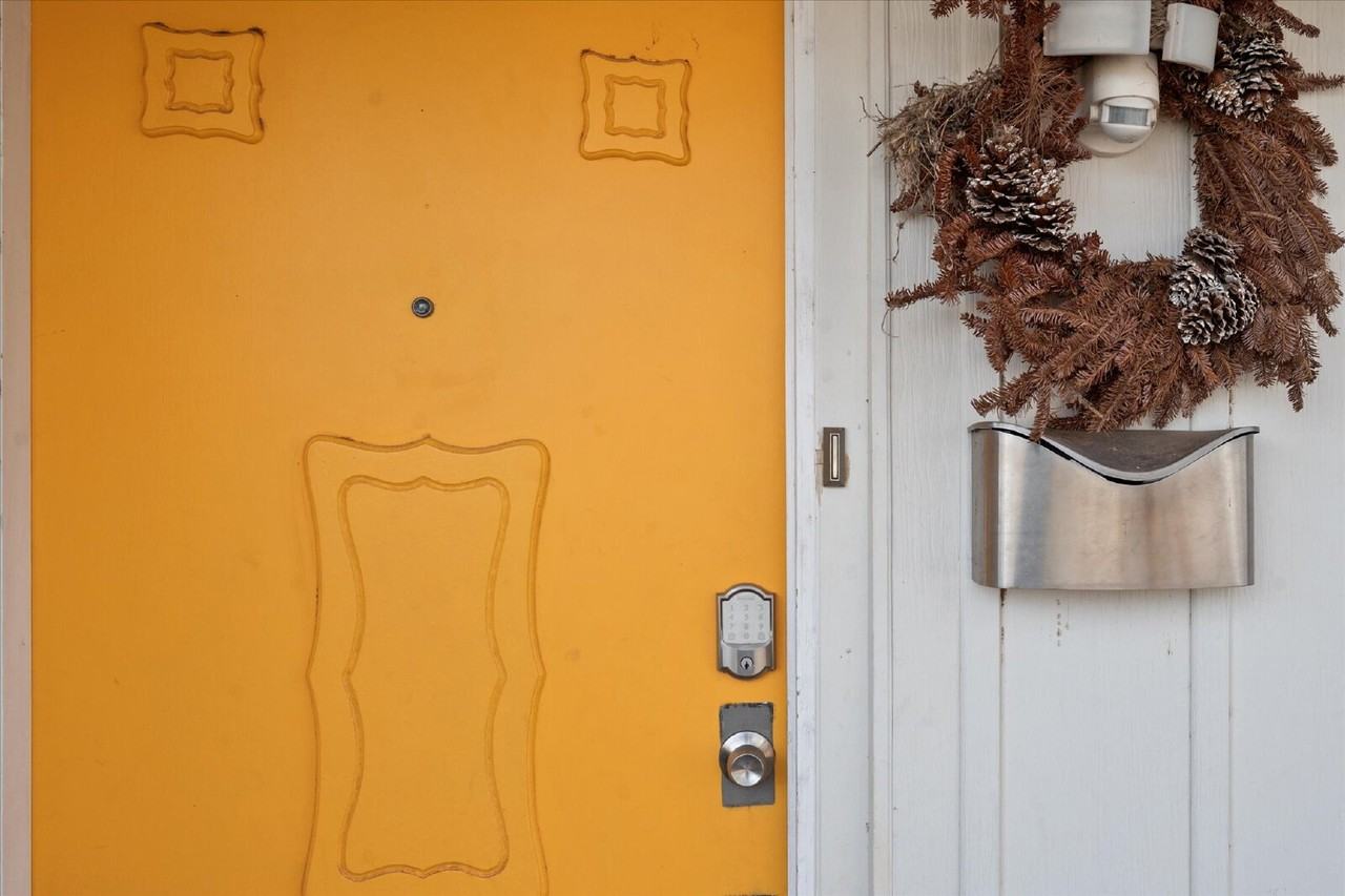 4803 8th St - Photo 4 of 29