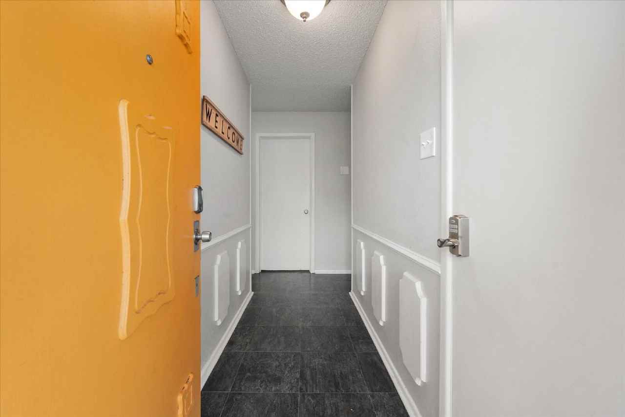 4803 8th St - Photo 5 of 29