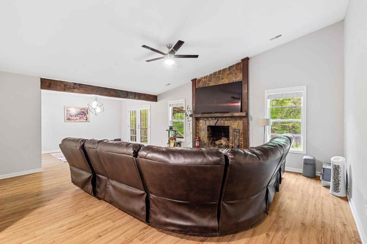 179 N Paraham Rd - Photo 4 of 30