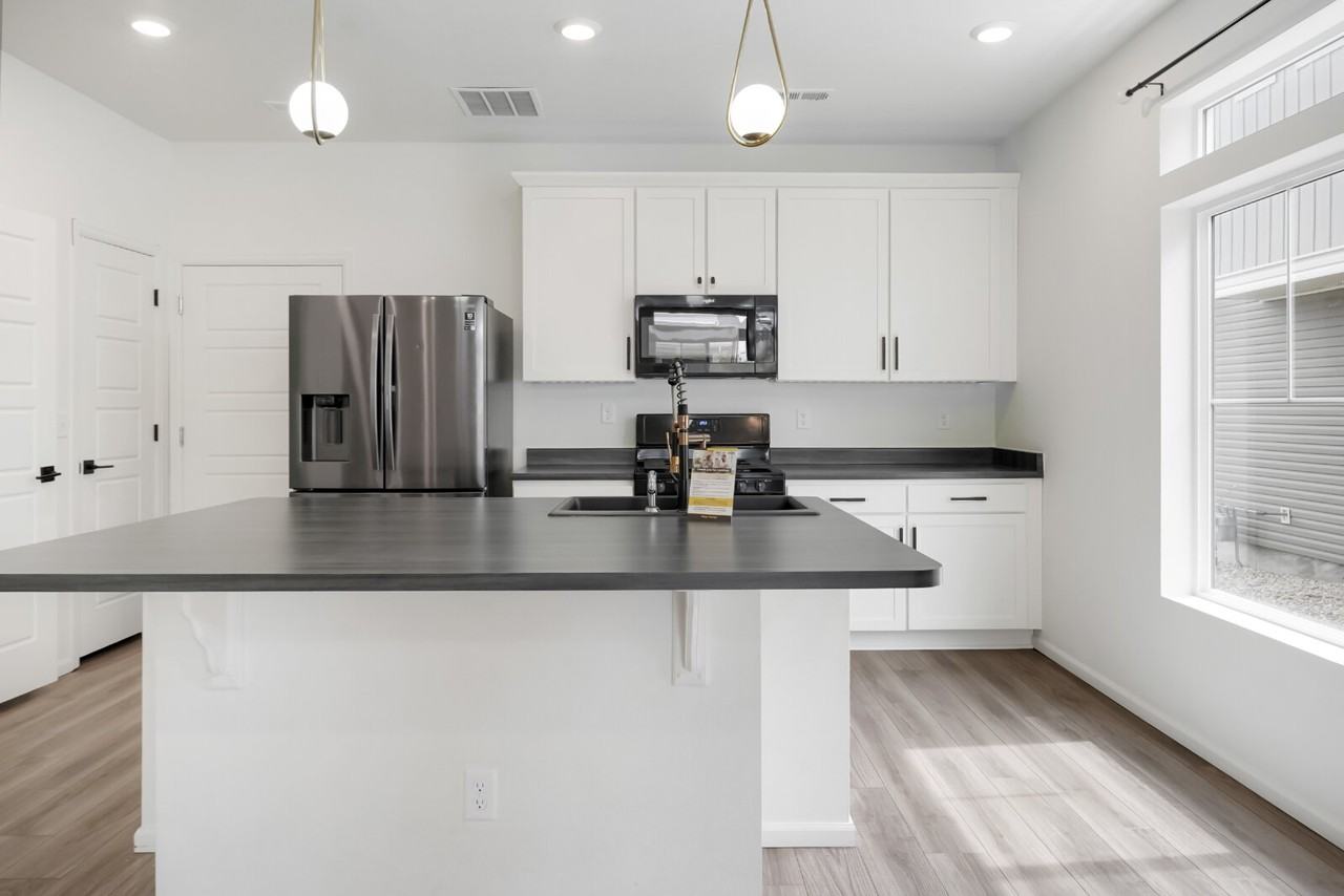 17913 E 103rd Ave - Photo 7 of 29