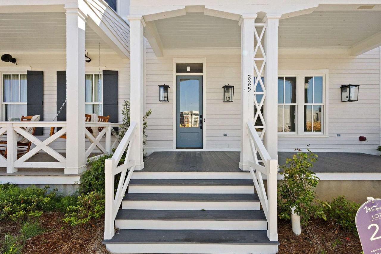 225 Harmony St - Photo 3 of 33