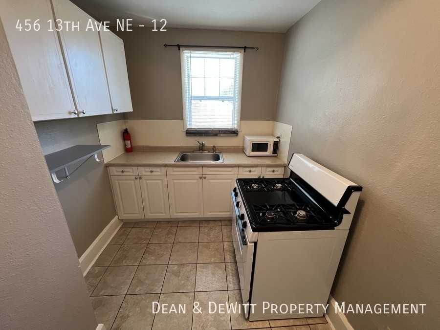 456 13th Ave Ne #12 - Photo 3 of 11