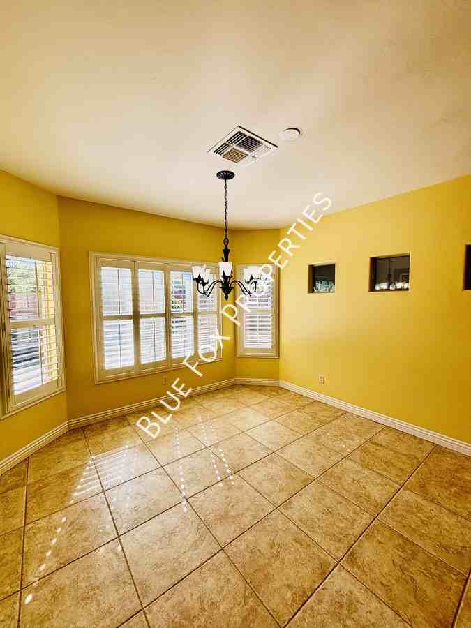 11678 N Red Creek Pl - Photo 5 of 23