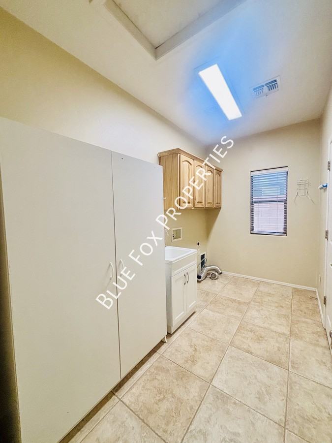 11678 N Red Creek Pl - Photo 7 of 23