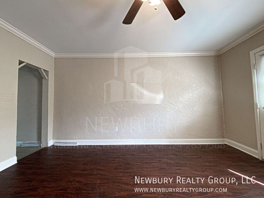 39 Hickory St - Photo 3 of 49