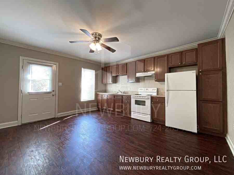 39 Hickory St - Photo 6 of 49