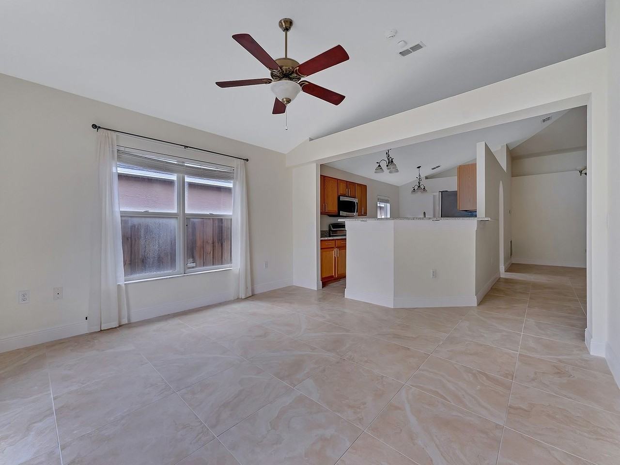 2111 Corner Point Ct - Photo 4 of 16