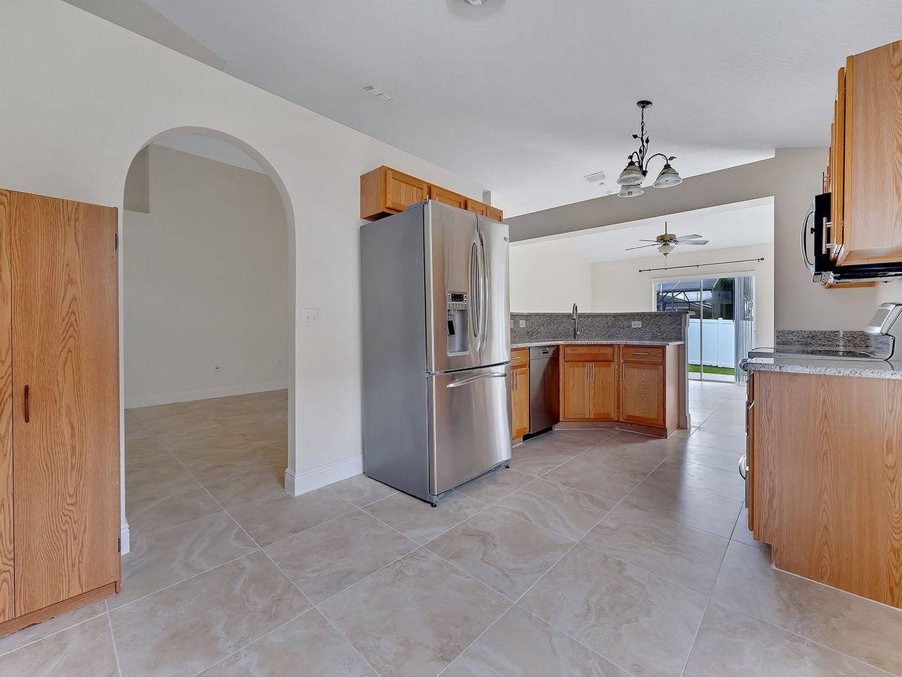 2111 Corner Point Ct - Photo 6 of 16